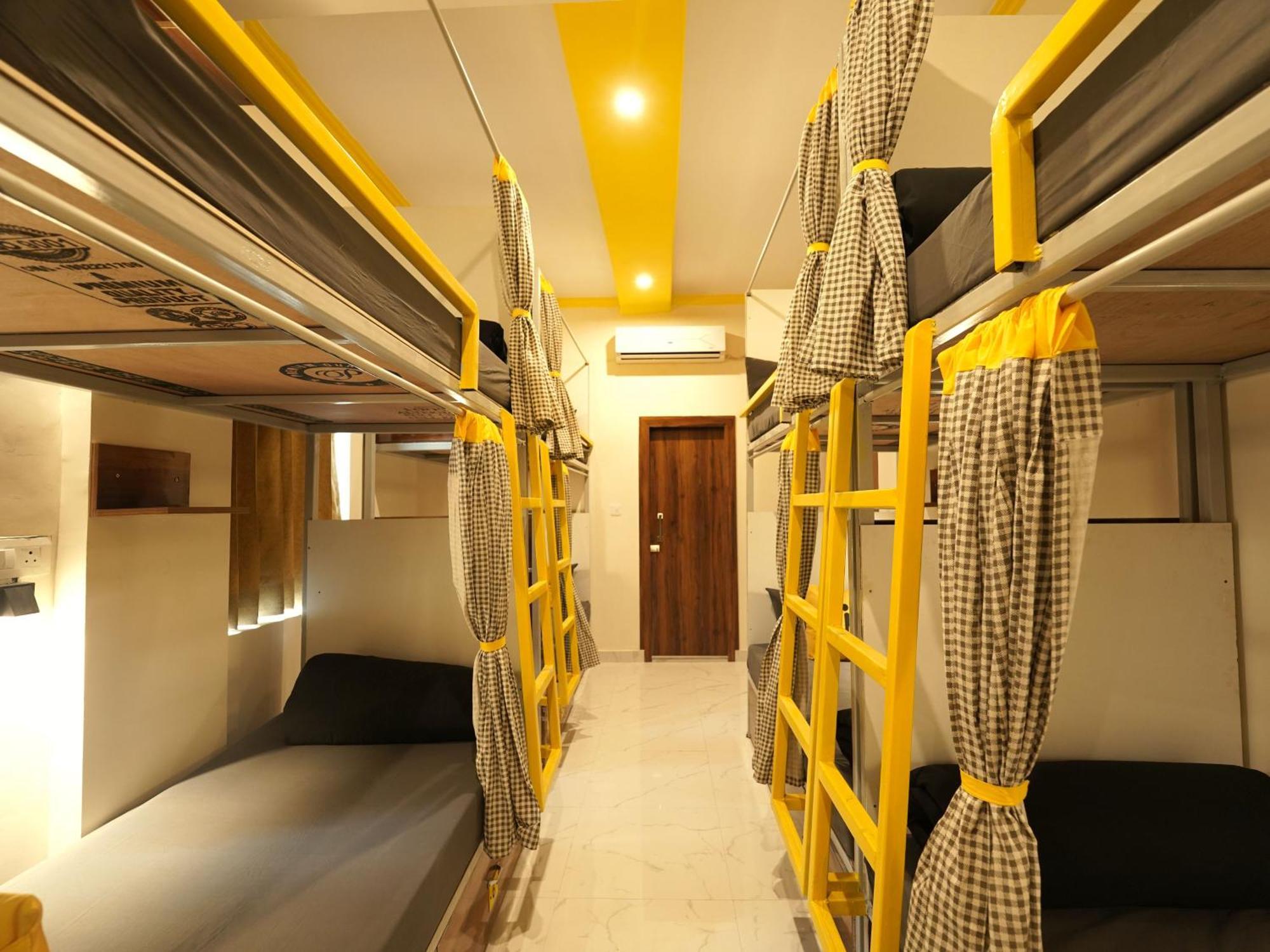 The Hosteller Rishikesh, Upper Tapovan エクステリア 写真